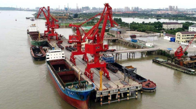 东阳概述露天料场港口封闭问题的实行方法
